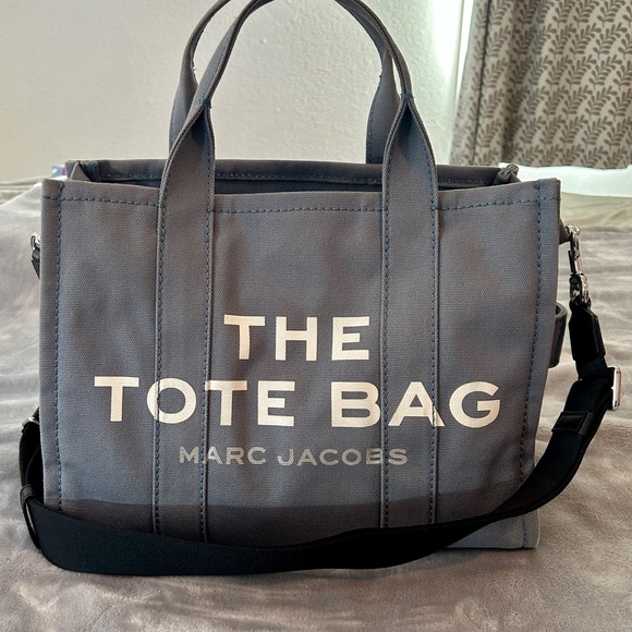 Marc Jacobs Handbags - Marc Jacobs The Tote Bag Blue Shadow Medium Canvas